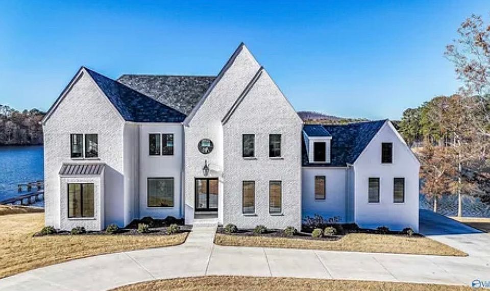 1st image of 805 Goosepond Island Dr
