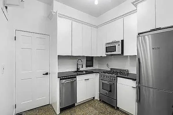 Rented by REAL New York | media 11