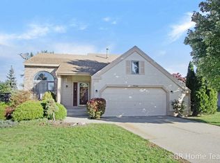 5566 Brittany Dr SE, Kentwood, MI 49548