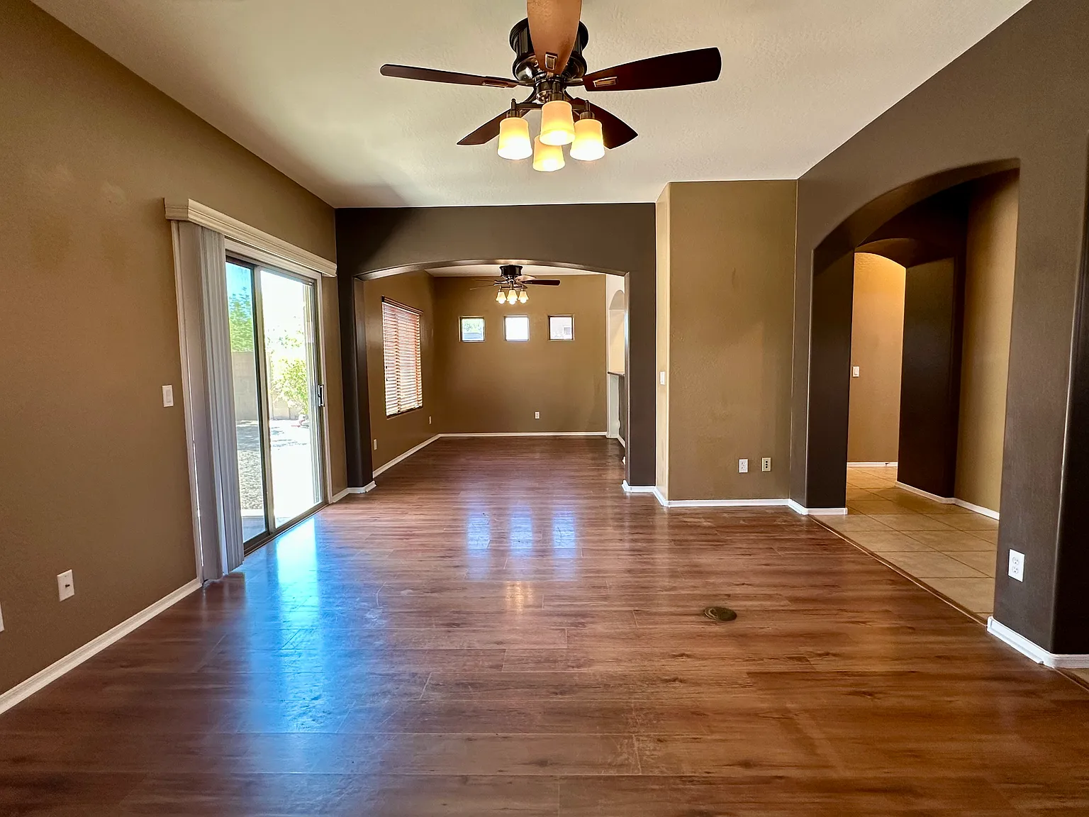 4 bed, 2250 sqft, $1,970 — Photo 4