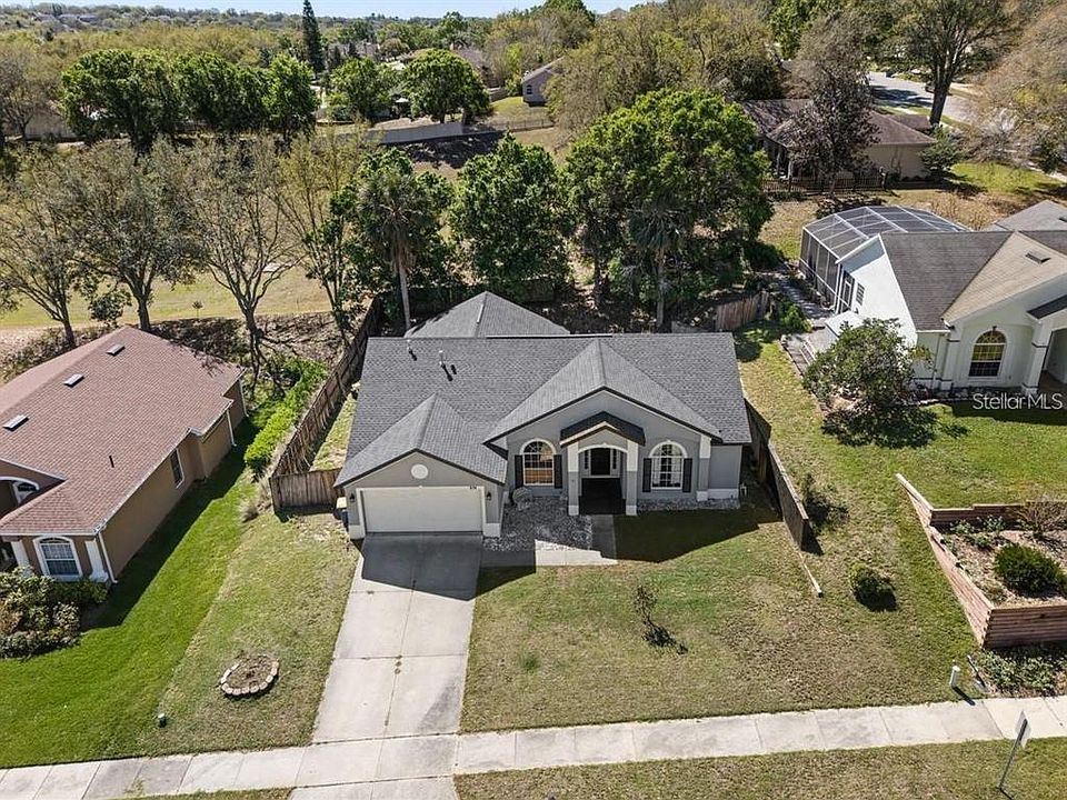 1st image of 834 HIGH POINTE CIRCLE