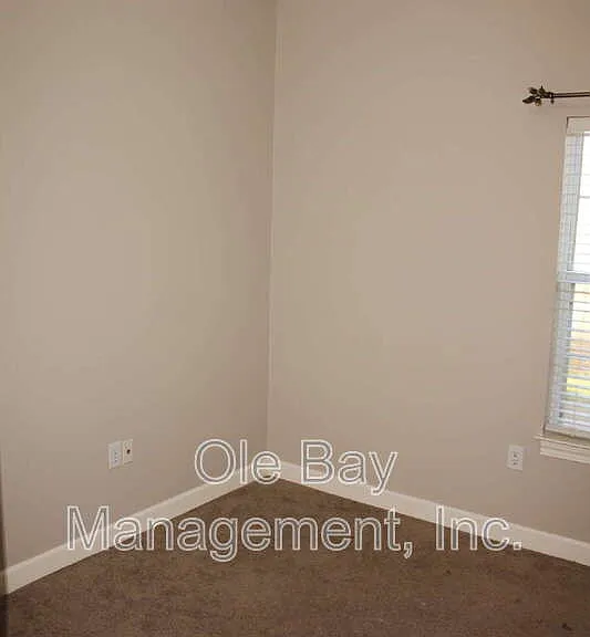 1005 Pinemont Dr — Photo 8