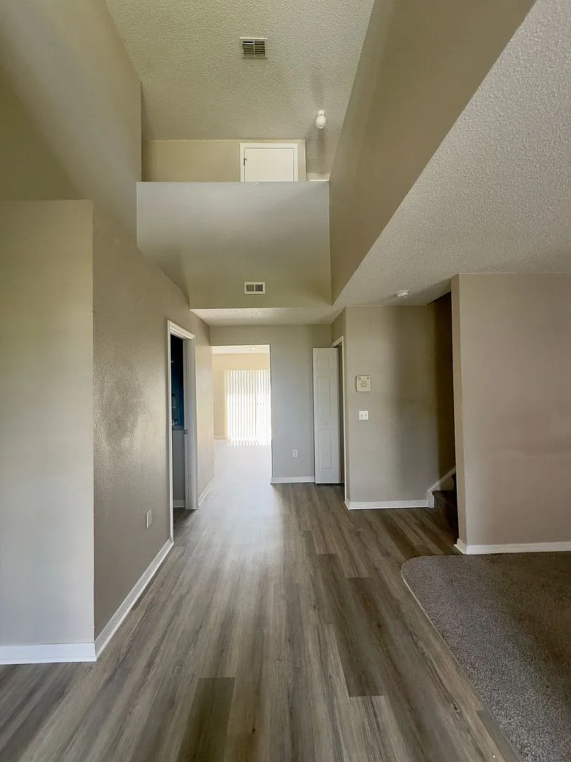 Building Photo - 1761 Pompano Dr