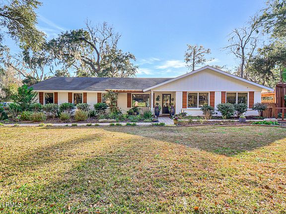 4th image of 882 Broad River Drive