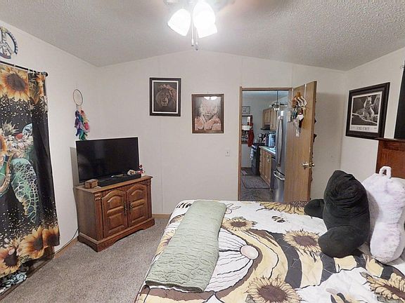 5th image of 210 Maple Ave