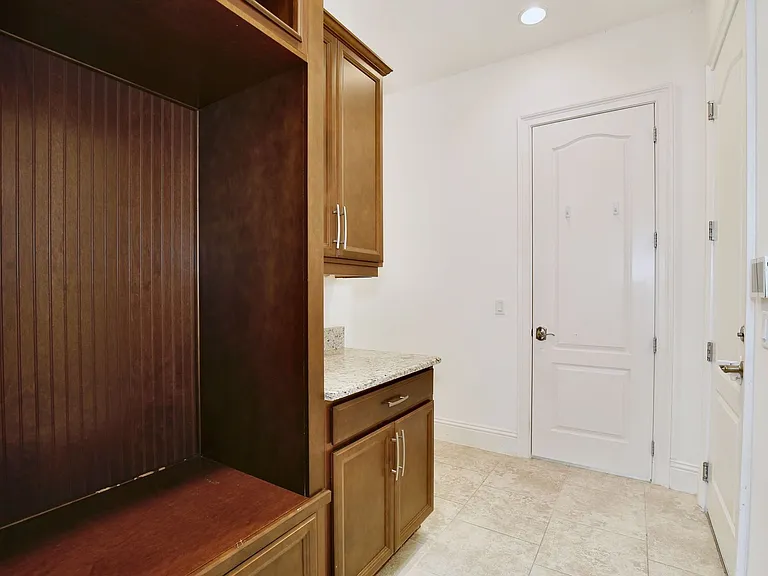 10822 Mobberley Cir — Photo 35