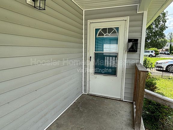 2nd image of 3135 E Minnesota St