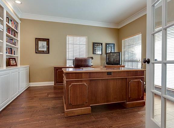 5th image of 2804 Pecan Hollow Ct