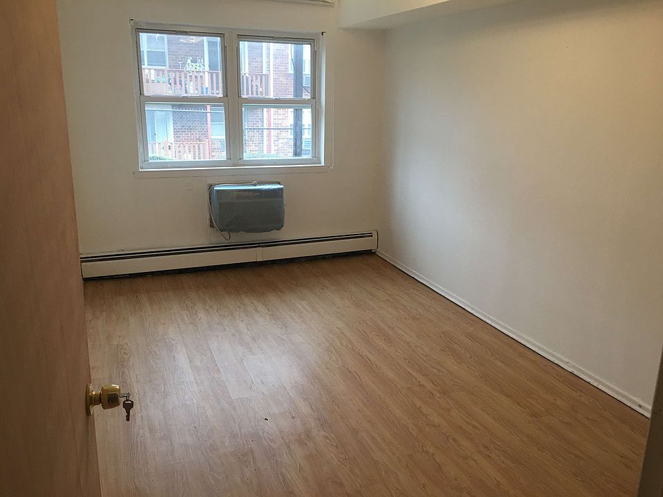 2nd image of 5618 Cloverdale Blvd #1