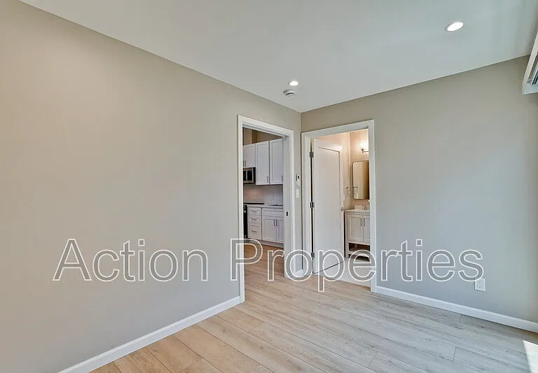 370 Camille Ct — Photo 9