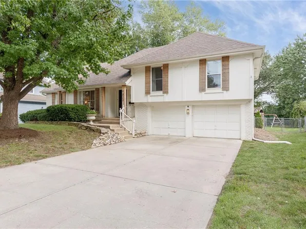 9809 Winslow Pl, Kansas City, MO 64131