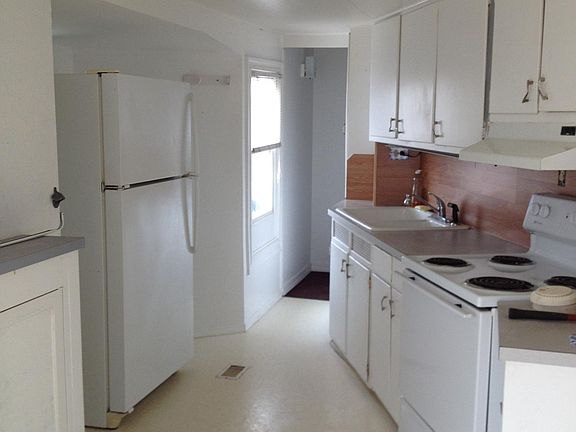4th image of 1199 E Clark St
