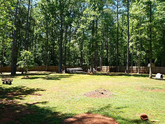 2nd image of 150 Franklin Farms Cir