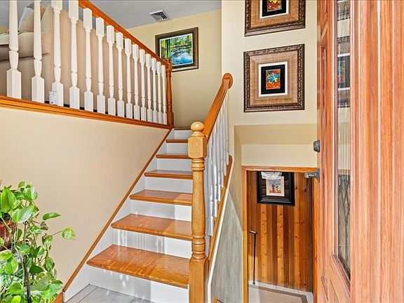 4th image of 18 Clearview Pl