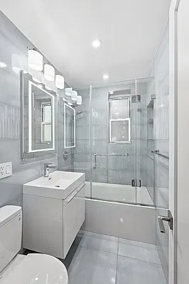 Bathroom, photo 1