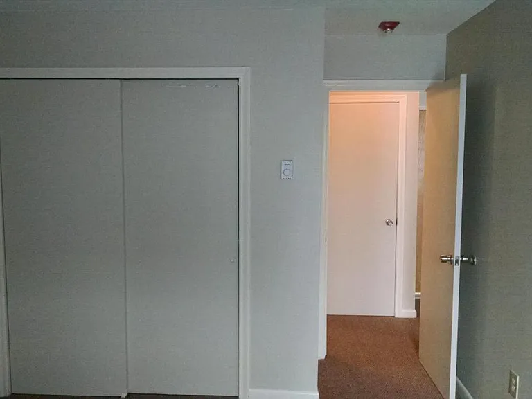 Whitney Manor — Photo 11