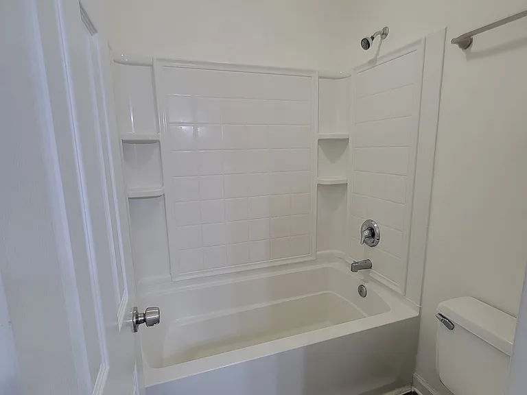 102 Bramble Ct — Photo 8