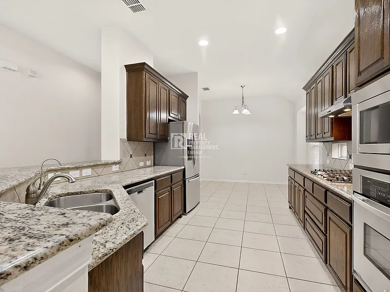 963 Cougar Dr — Photo 18