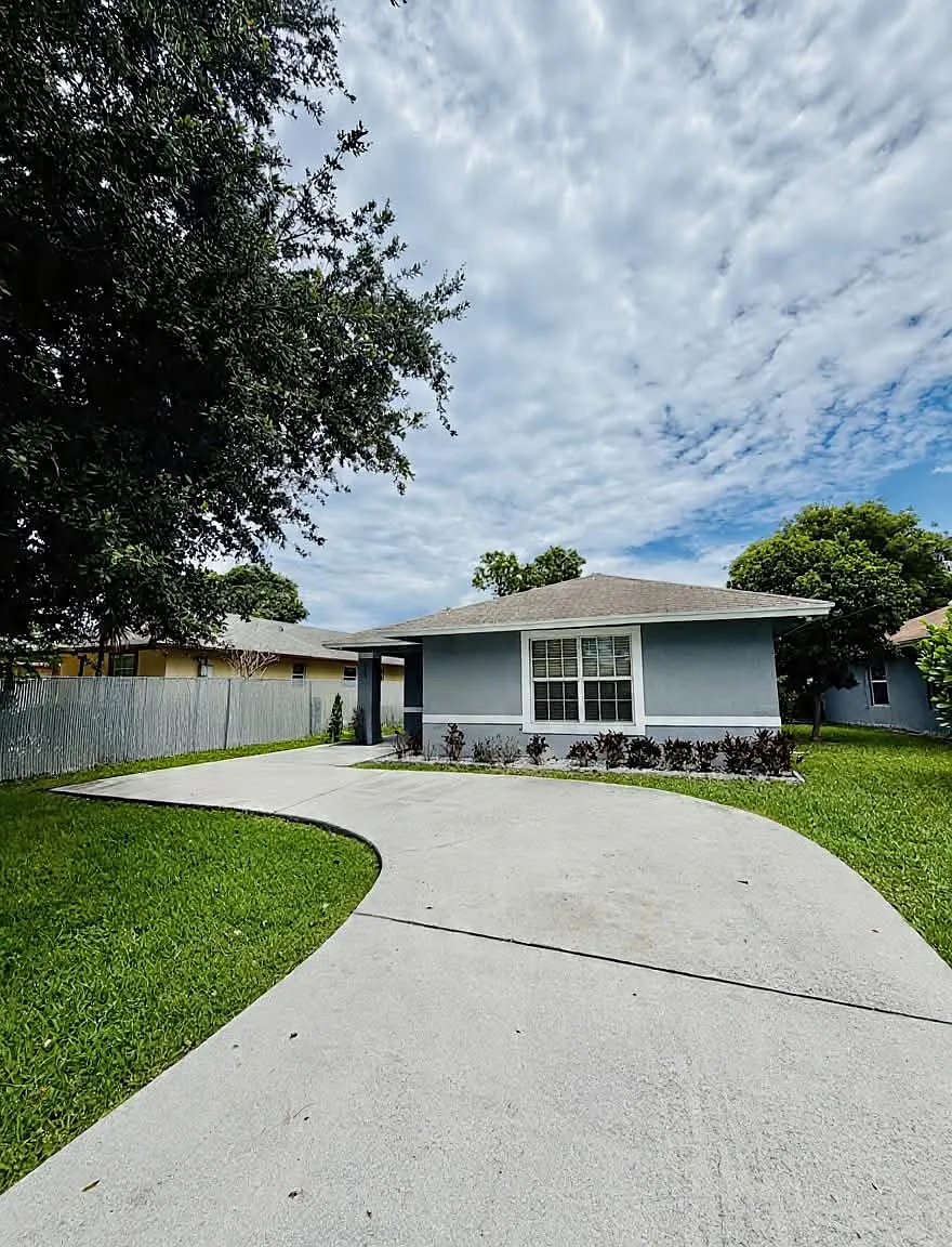 4 bed, 1464 sqft, $4,675 — Photo 1