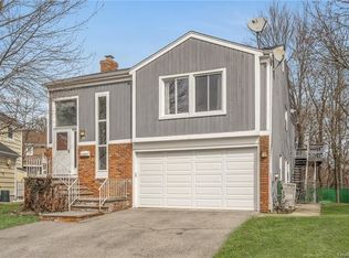 17 Harris Ln, Harrison, NY 10528