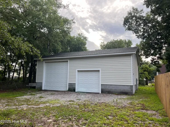 132 NW 18th Street, Oak Island, NC 28465