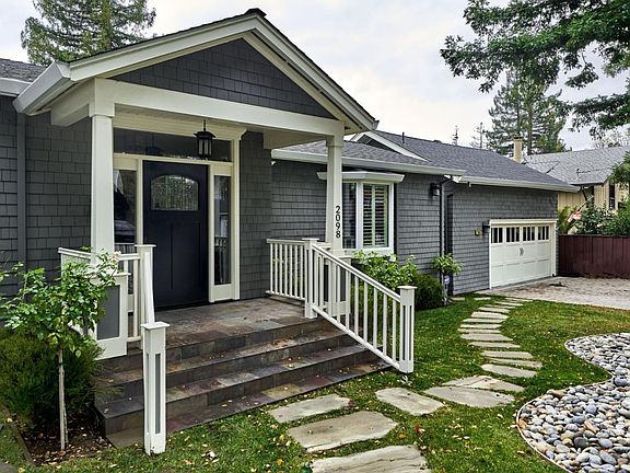 4th image of 2098 Cedar Ave