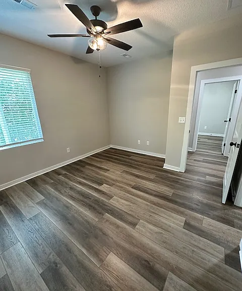 5553-55 N Bressler Dr #5555 — Photo 3