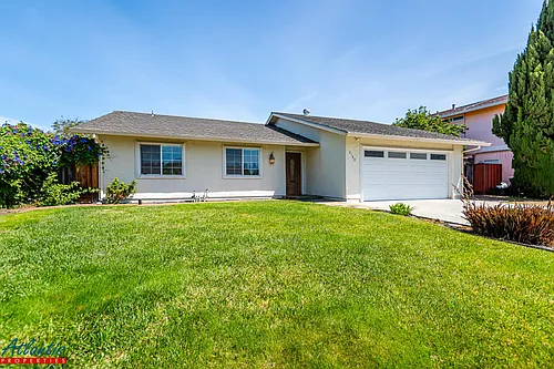 2109 Avenida De Las Flores Photo 1