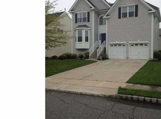 42 Stoneham Dr, Delran, NJ 08075
