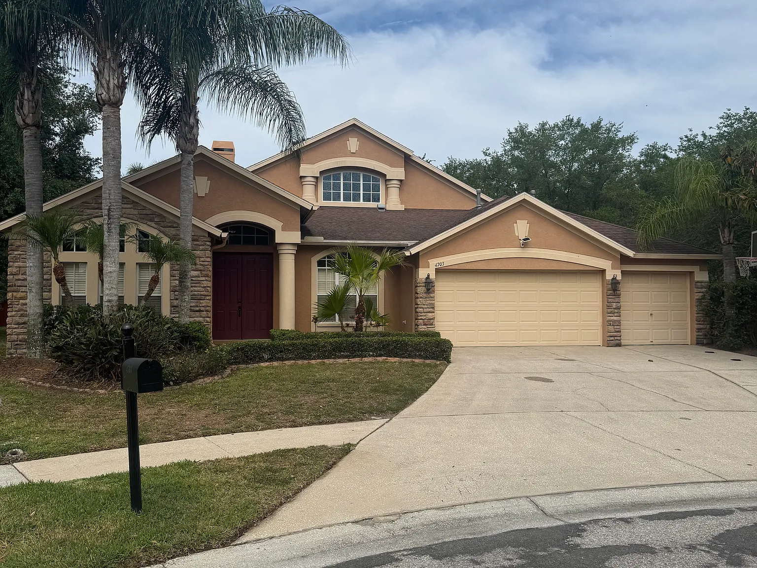 5 bed, 3612 sqft, $6,000 — Photo 2