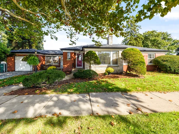 3600 W 99th St, Evergreen Park, IL 60805
