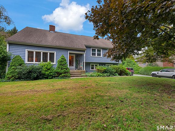 3rd image of 30 High Ridge Drive