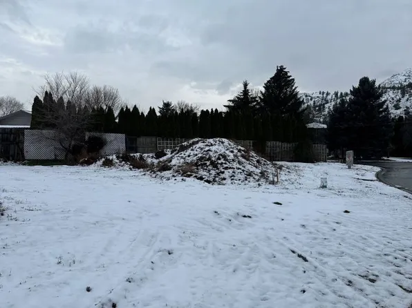 2603 Elston Dr, Kamloops, BC V2B 6X2