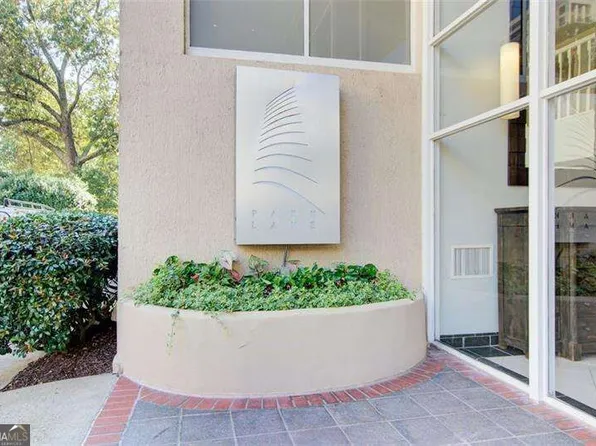2479 Peachtree Rd NE APT 304, Atlanta, GA 30305