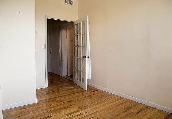 5th image of 107 Troutman St APT 2R
