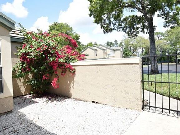 2nd image of 1527 Farrindon Cir