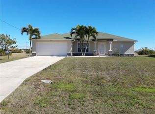 1821 NW 8th Pl, Cape Coral, FL 33993