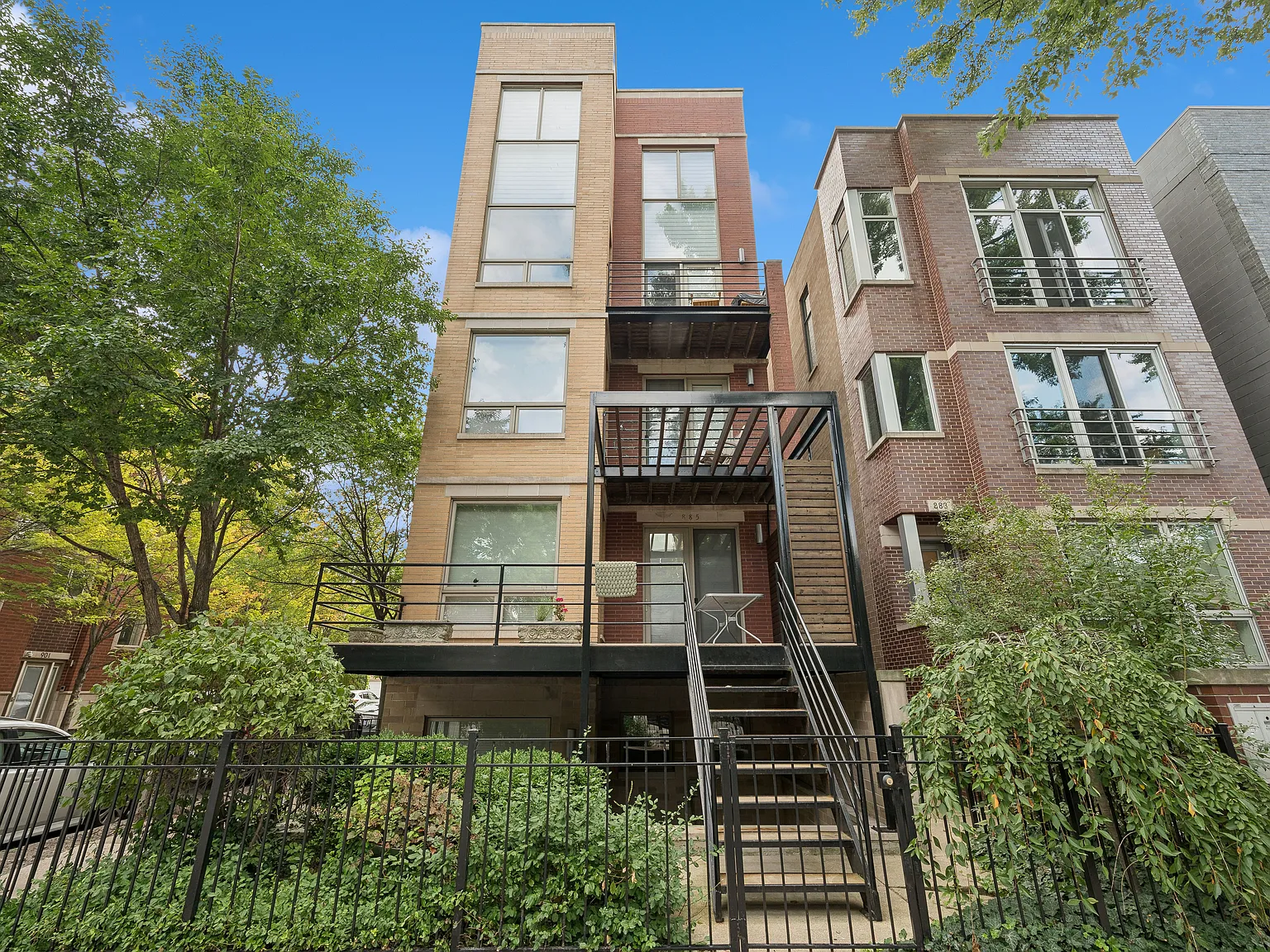 3 bed, $5,250 — Photo 1