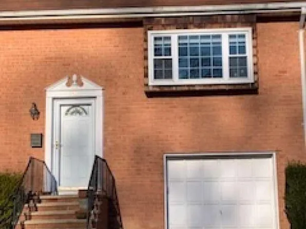 29 Featherbed Ct, Lawrence Township, NJ 08648