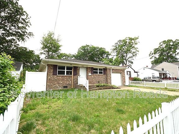 2nd image of 823 Brentwood Dr