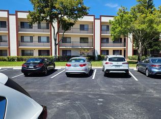 9655 N Belfort Circle #211, Tamarac, FL 33321