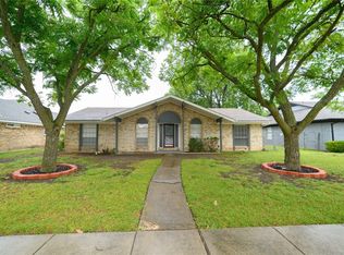 5805 Bobbie Ln, Rowlett, TX 75089