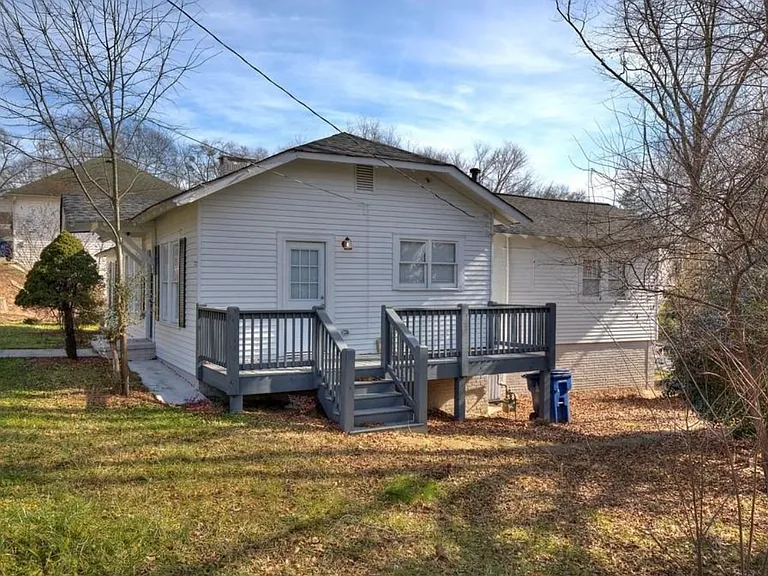 Spacious side porch