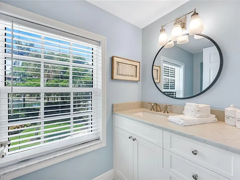203 San Mateo Dr — Photo 15