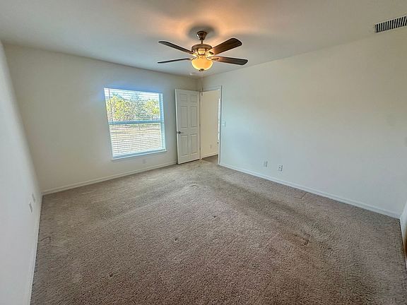 5th image of 636 NE 2nd Pl