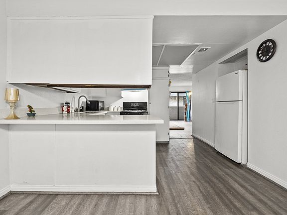 5th image of 8801 Willis Ave #34