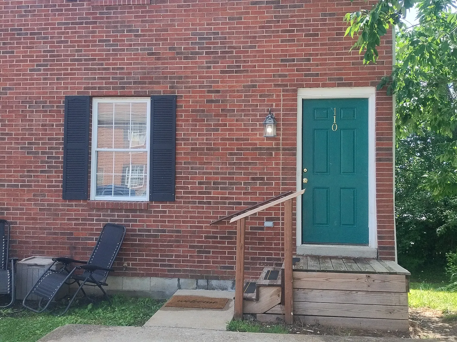 2 bed, 1.5 bath, 900 sqft, $1,100 — Photo 1