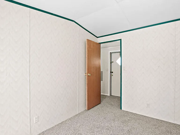 505 Ricky Zelt Dr — Photo 17