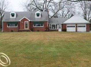 1427 N Gale Rd, Davison, MI 48423