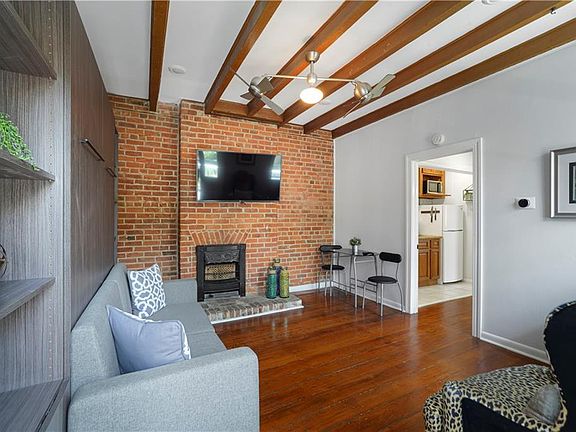 3rd image of 917 Esplanade Ave APT 6